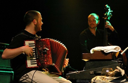 Jan Smoczynski (accordion), Daniel Biel (bass)